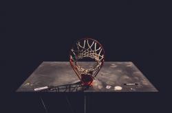 开云APP-沪上风云，伦纳德致命一击，上海队险胜篮网定乾坤