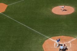 开云体育官网-戈贝尔统治级表现无争议当选全场最佳，凯尔特人战术完胜浙江队