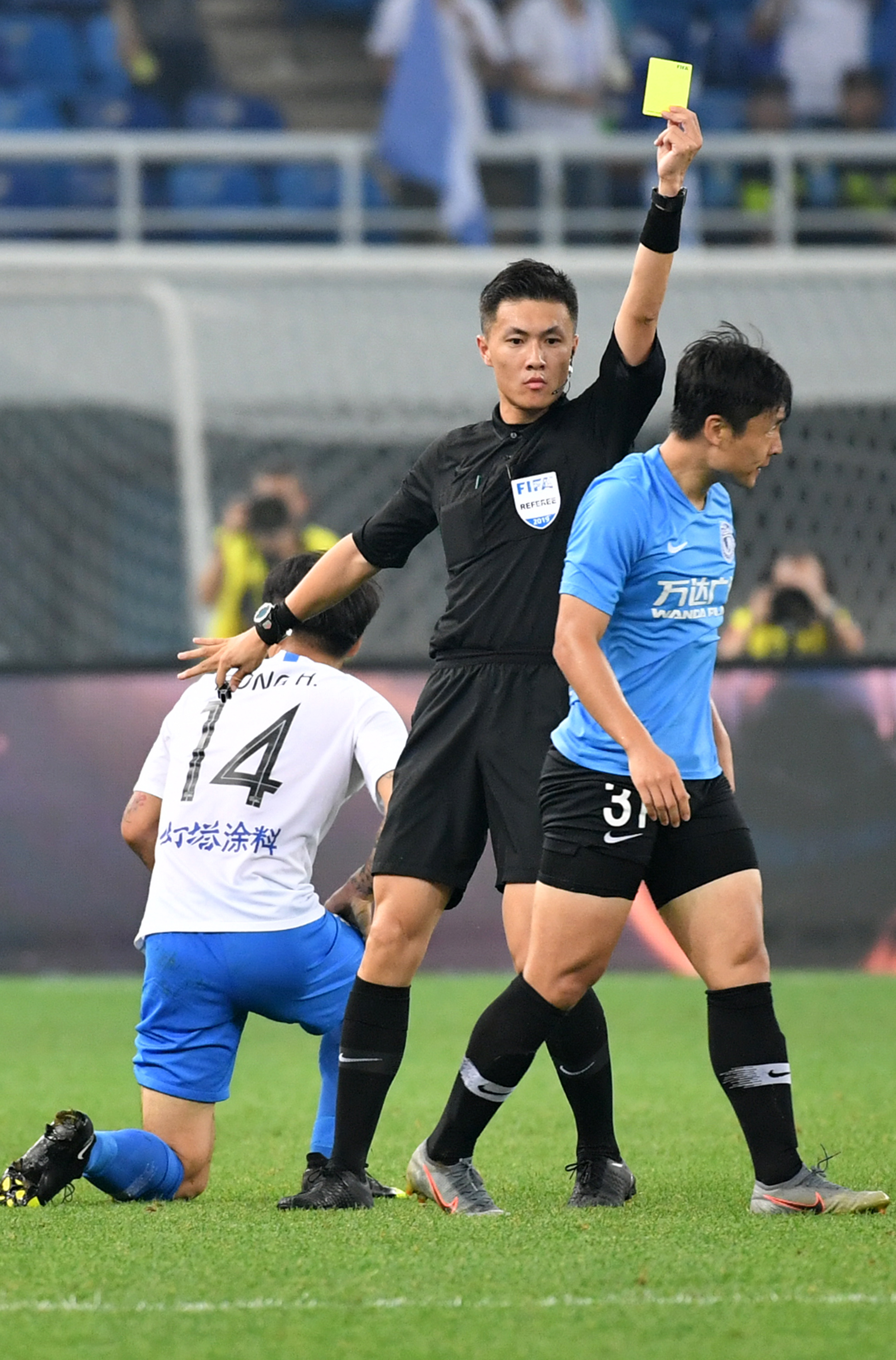 天津泰达球员坚守防线，成功逼平对手的简单介绍