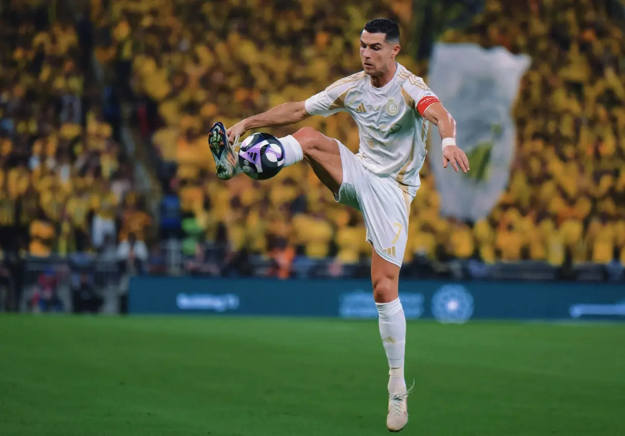 沙特阿拉伯球队实现逆袭，成功晋级