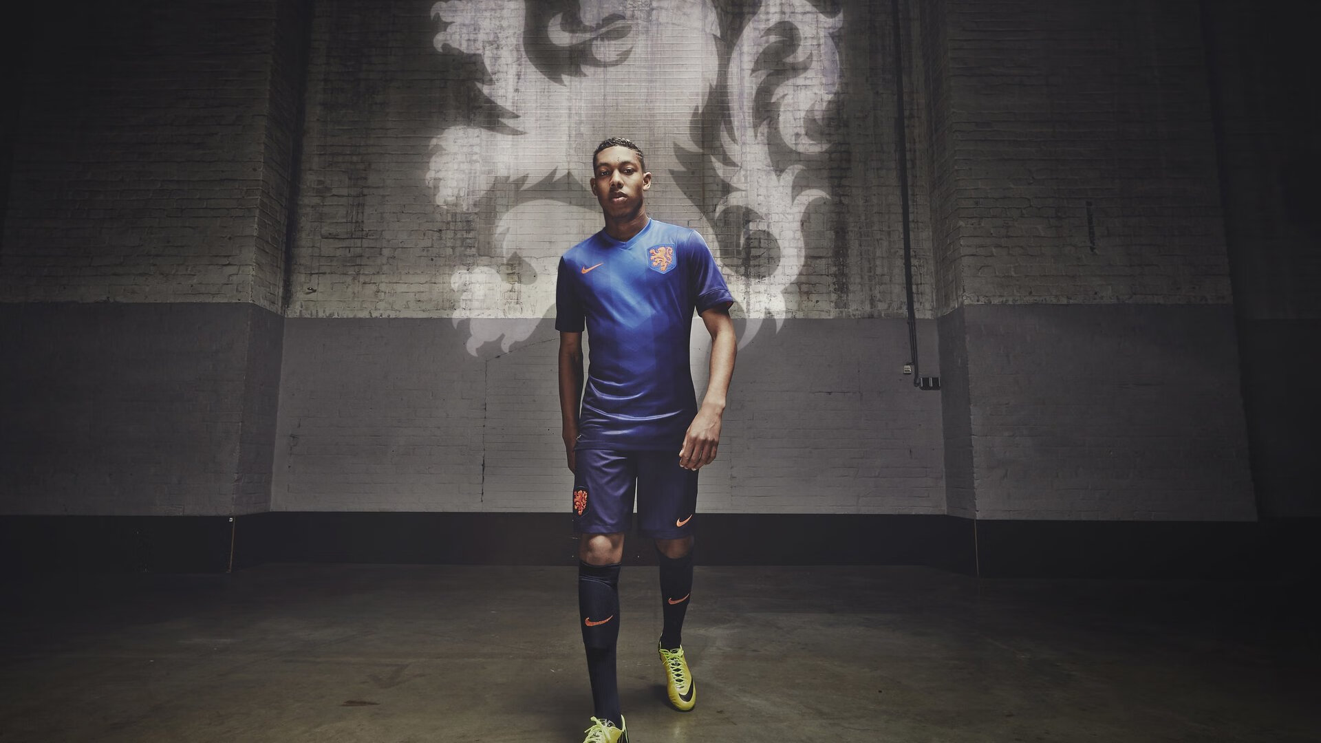 奥亚尔萨瓦尔关键节点连续得分,尼斯对阵利物浦的战术转折点